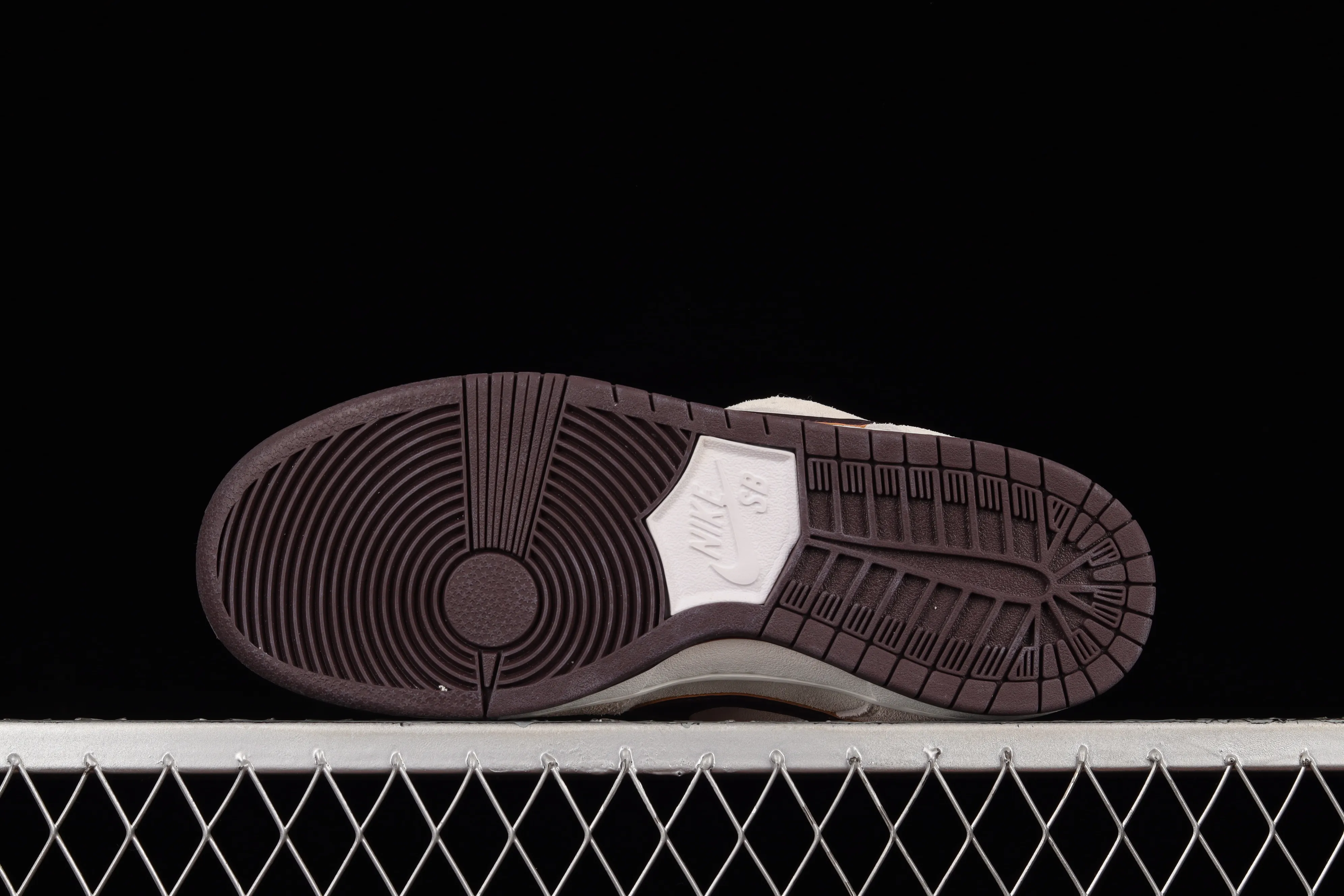 All categories Nk SB Dunk series Nk SB Dunk Low low-top sneakers F version Nk SB Dunk Low "Desert Sand" dark brown gray low-top series casual sneakers BQ6817-004
